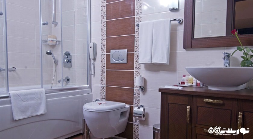 حمام و سرویس بهداشتی اتاق ها